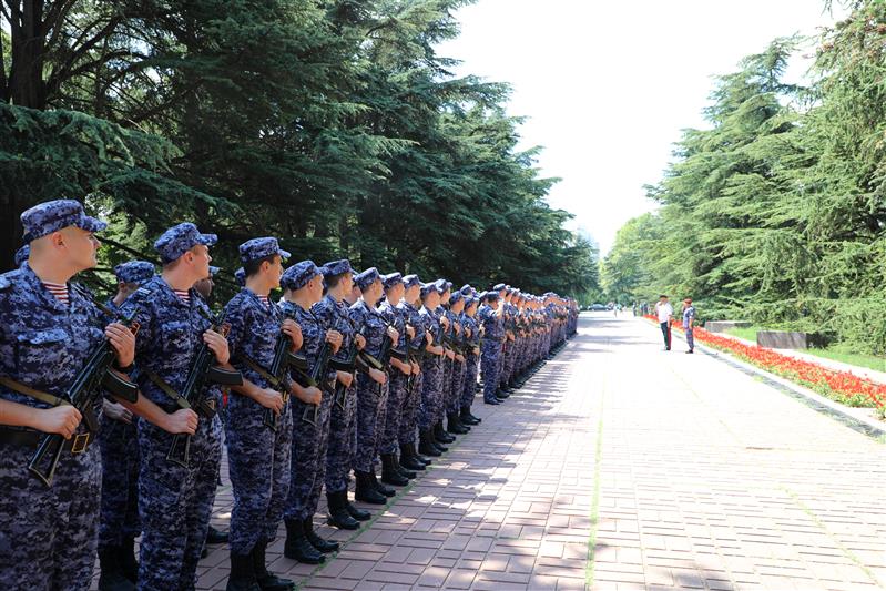 В Крыму новобранцы Росгвардии торжественно присягнули на верность Отечеству (фото, видео)