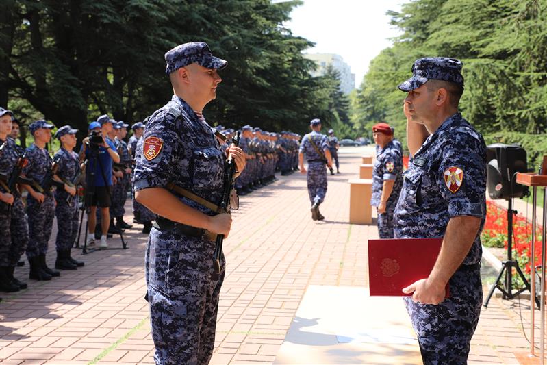 В Крыму новобранцы Росгвардии торжественно присягнули на верность Отечеству (фото, видео)