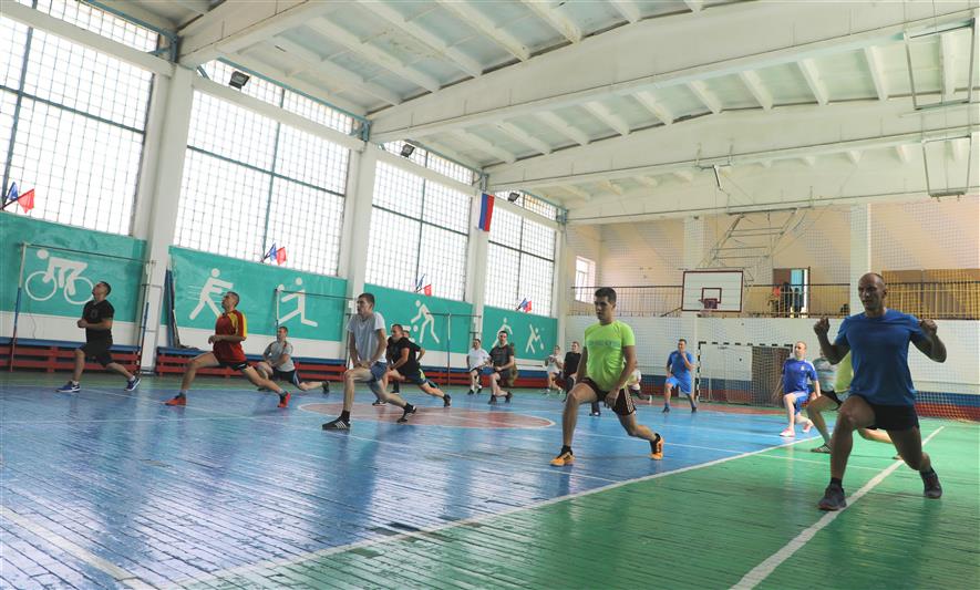 Крымские росгвардейцы приняли участие в зарядке с чемпионом