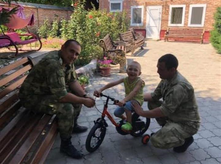 Военнослужащие грозненского соединения Росгвардии провели Урок мужества для воспитанников моздокского детского дома