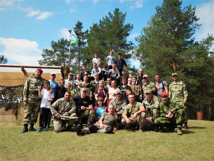 Офицеры челябинского СОБР поздравили воспитанников подшефного клуба с достойным дебютом на международном турнире 