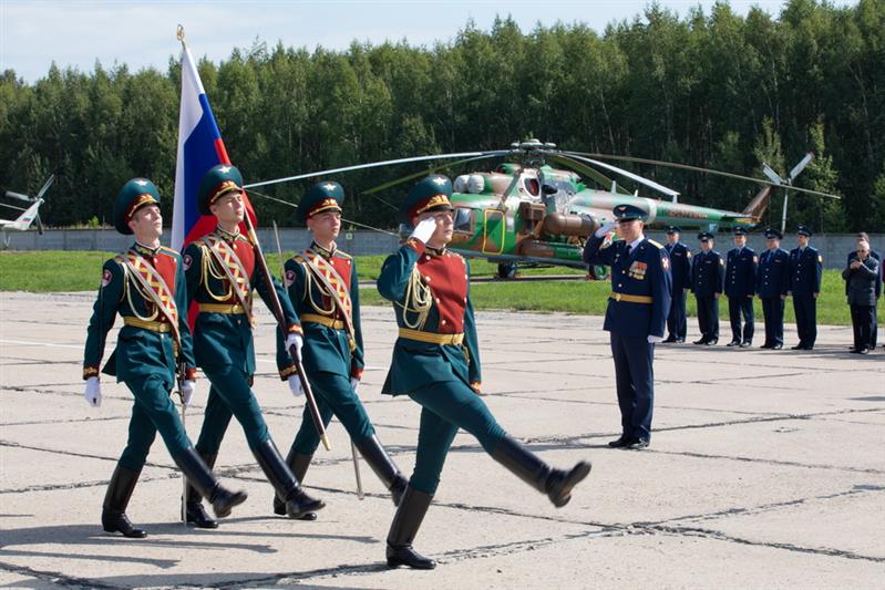 ЧКАЛОВСКОМУ АВИАЦИОННОМУ ПОЛКУ ОСОБОГО НАЗНАЧЕНИЯ ВРУЧИЛИ БОЕВОЕ ЗНАМЯ