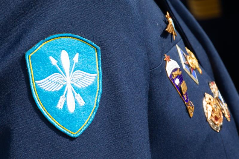 ЧКАЛОВСКОМУ АВИАЦИОННОМУ ПОЛКУ ОСОБОГО НАЗНАЧЕНИЯ ВРУЧИЛИ БОЕВОЕ ЗНАМЯ