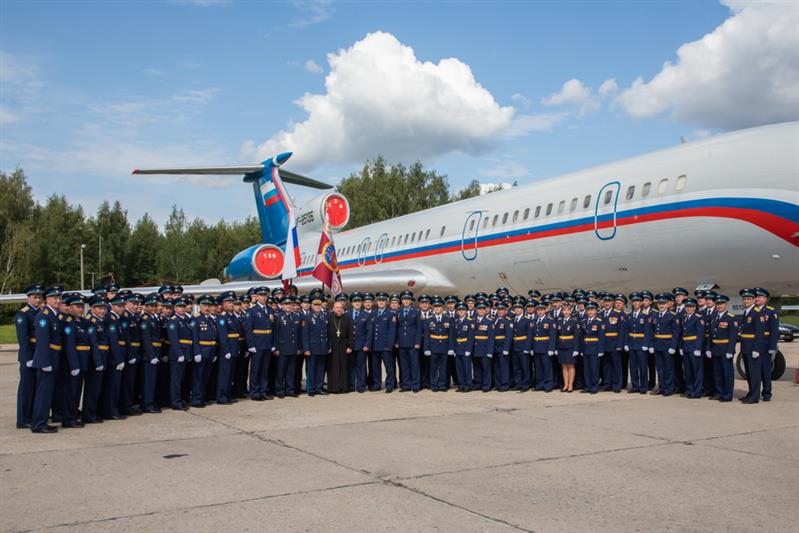 ЧКАЛОВСКОМУ АВИАЦИОННОМУ ПОЛКУ ОСОБОГО НАЗНАЧЕНИЯ ВРУЧИЛИ БОЕВОЕ ЗНАМЯ