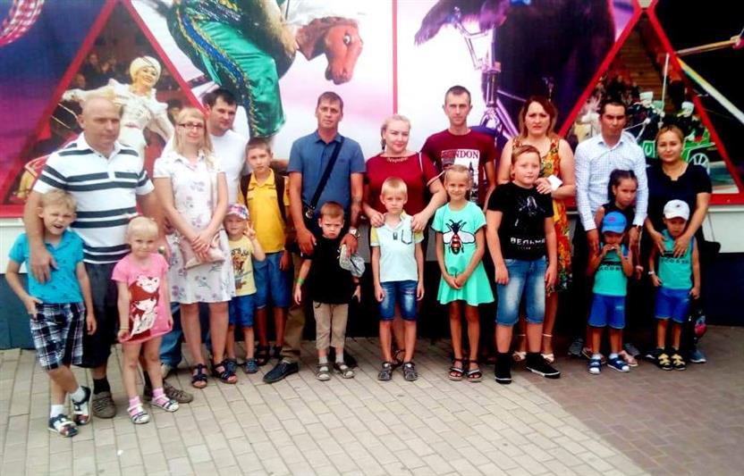 Астраханские росгвардейцы подарили детям встречу с цирковым искусством