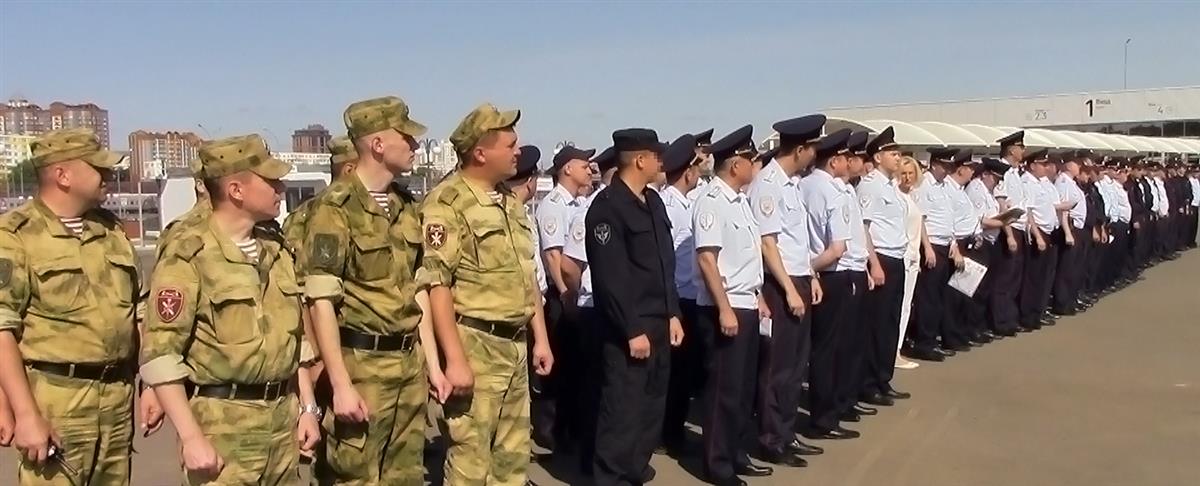 Представители Росгвардии приняли участие в обеспечении безопасности футбольного матча Премьер-Лиги в Саранске 