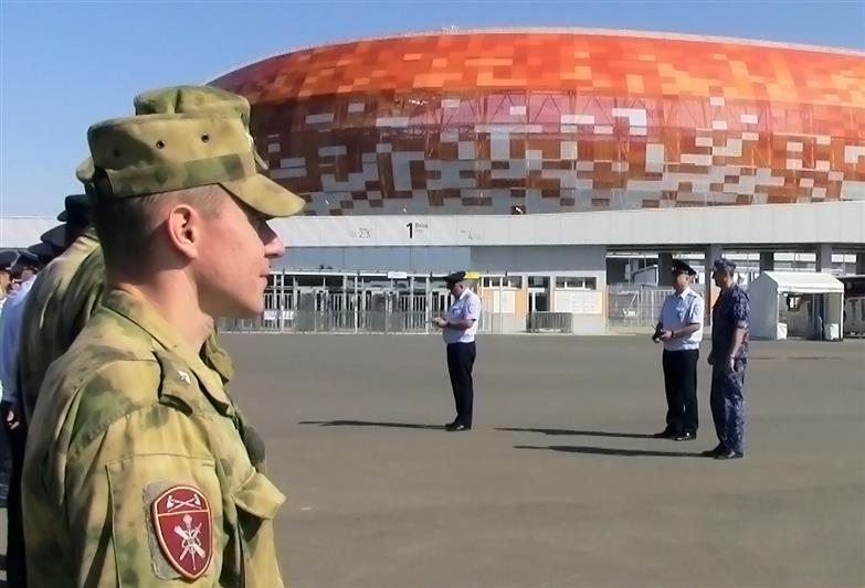 Представители Росгвардии приняли участие в обеспечении безопасности футбольного матча Премьер-Лиги в Саранске 