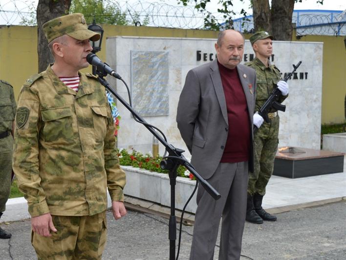 В Тюмени кинологи Росгвардии почтили память сослуживцев, погибших при исполнении воинского долга