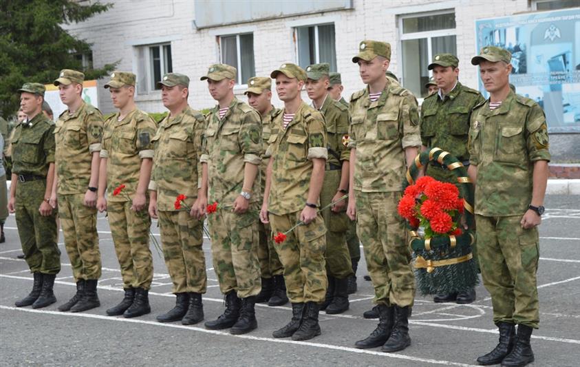 В Тюмени кинологи Росгвардии почтили память сослуживцев, погибших при исполнении воинского долга
