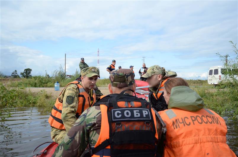 Росгвардейцы обеспечивают правопорядок в зоне чрезвычайной ситуации в Еврейской автономной области (видео)