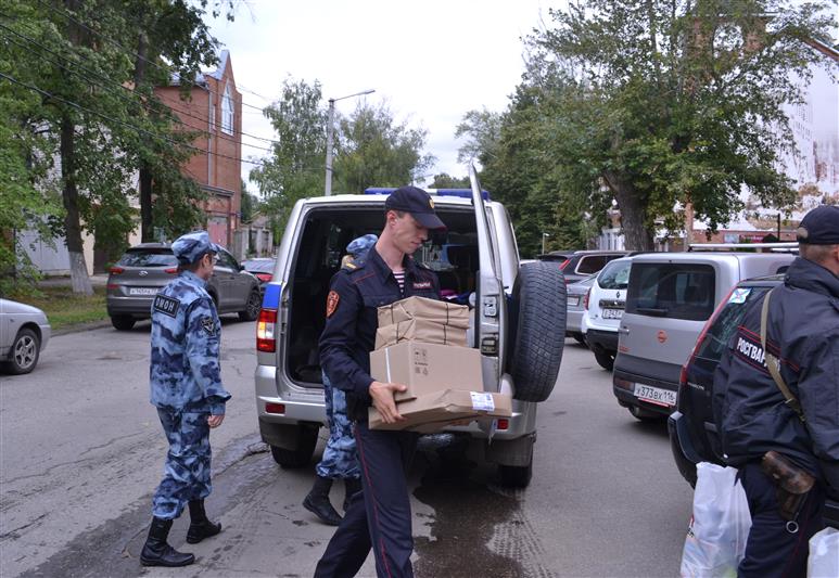 Ульяновские росгвардейцы провели благотворительную акцию для юных жителей Иркутской области, пострадавших от паводка 
