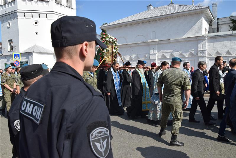Росгвардия обеспечила правопорядок в Костроме в ходе торжеств, посвященных обретению чудотворной Феодоровской иконы Божией Матери