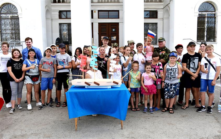 В Южном округе Росгвардии отметили День Государственного флага Российской Федерации