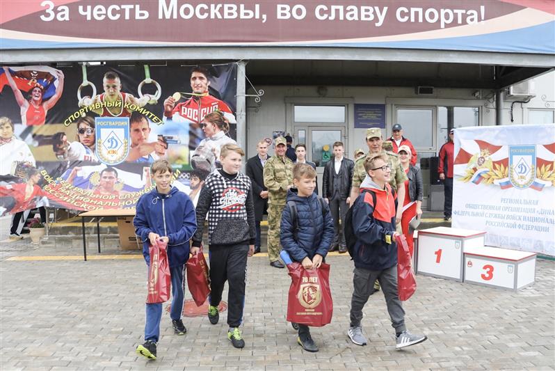 Команда Центрального округа Росгвардии стала призёром соревнований в День физкультурника