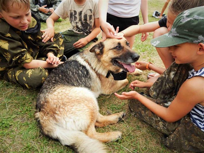 Офицеры челябинского СОБР поздравили воспитанников подшефного клуба с достойным дебютом на международном турнире 