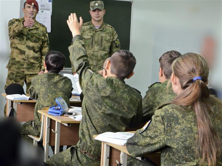 Ставропольские росгвардейцы приняли участие в тренировочных сборах кадет-ермоловцев