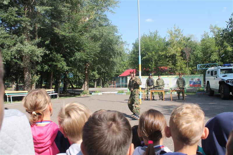 В Оренбурге продолжаются мероприятия акции «Каникулы с Росгвардией» 