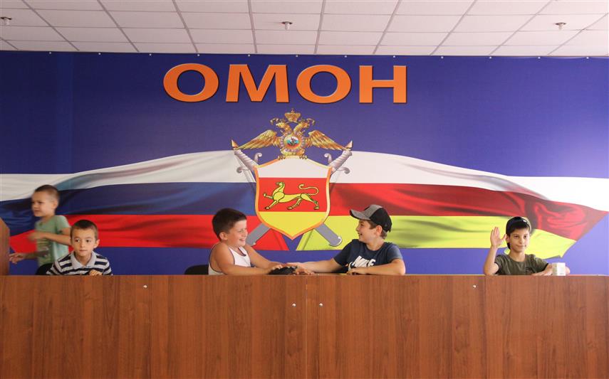 Владикавказский ОМОН открыл свои двери для юных жителей региона 