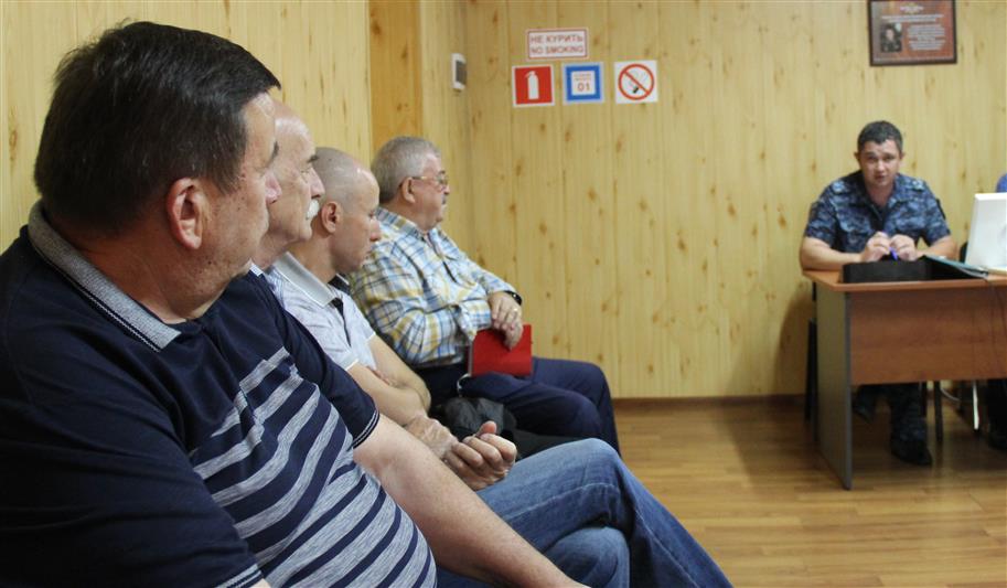 Во Владикавказе офицеры Росгвардии встретились с  руководителями частных организаций, обеспечивающих безопасность школ 