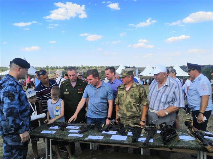 Росгвардейцы приняли участие в военно-историческом фестивале в честь годовщины освобождения Ростовской области от немецко-фашистских захватчиков 