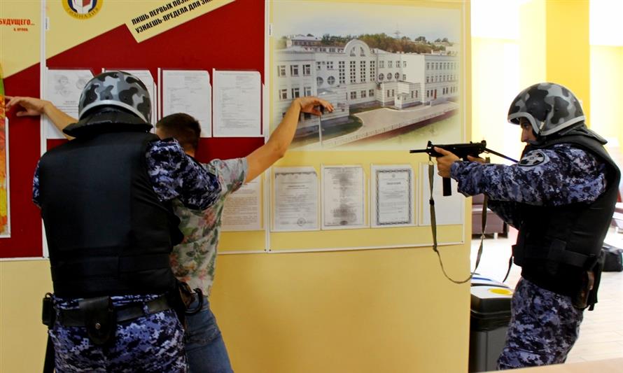 Самарские росгвардейцы проверили готовность образовательных учреждений к новому учебному году (фото, видео)