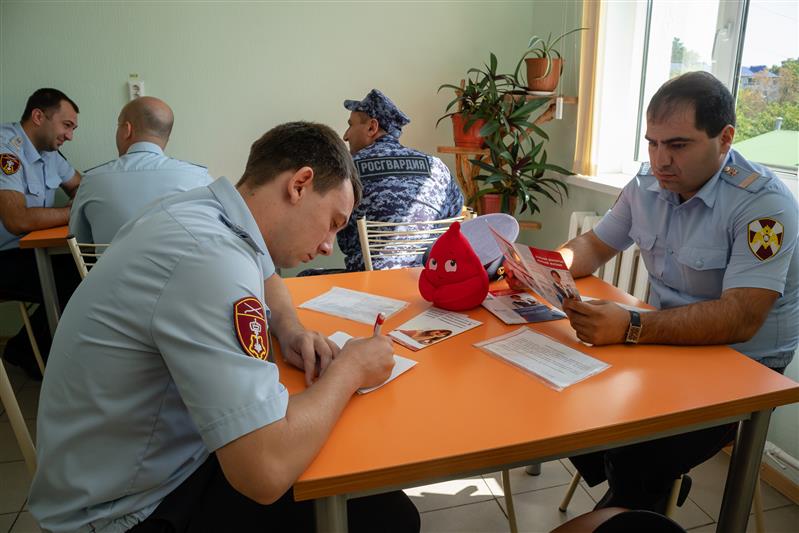 Краснодарские росгвардейцы сдали кровь для нужд медицинских учреждений региона