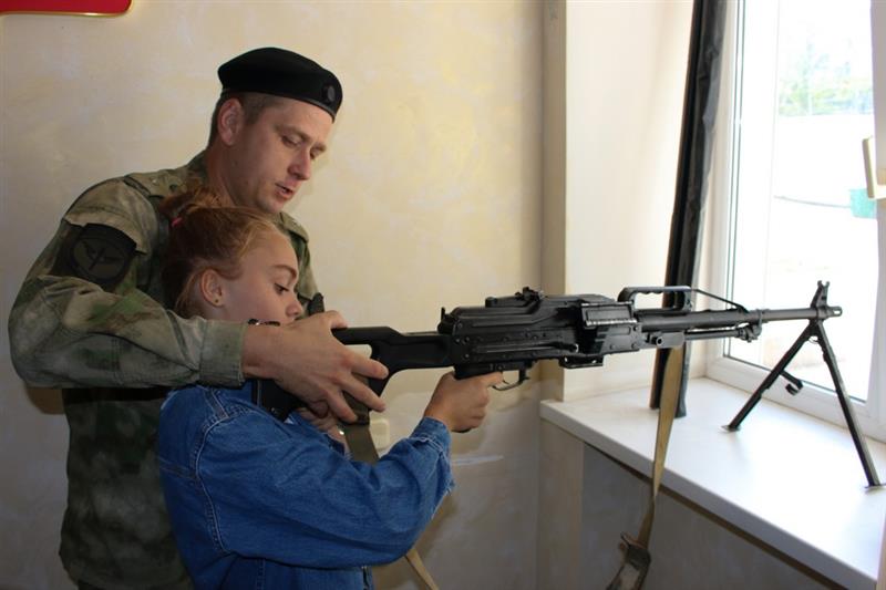 Военнослужащие и сотрудники Управления Росгвардии по Ставропольскому краю провели комплекс мероприятий, посвященных 101-й годовщине со дня рождения генерала армии Ивана Яковлева
