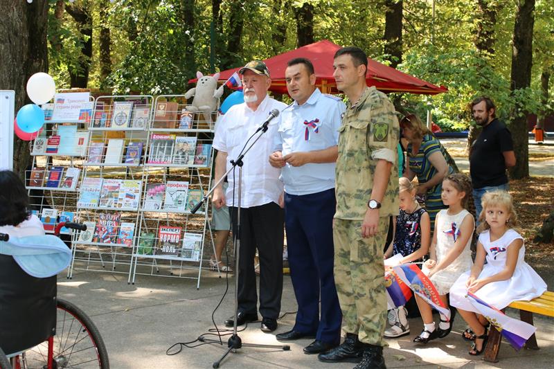 Росгвардейцы Северо-Кавказского округа отметили День Государственного флага России