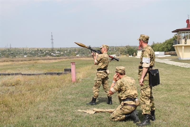 В Саратовском военном институте Росгвардии состоялись показные занятия с первокурсниками