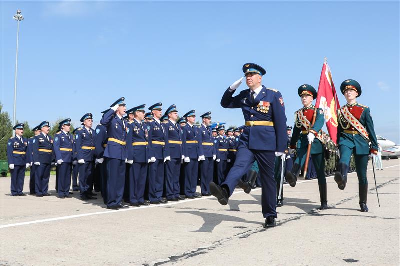 Смешанному авиационному полку особого назначения Росгвардии вручили Боевое знамя
