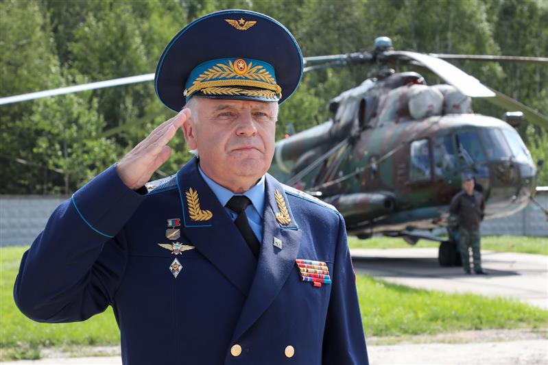 Смешанному авиационному полку особого назначения Росгвардии вручили Боевое знамя