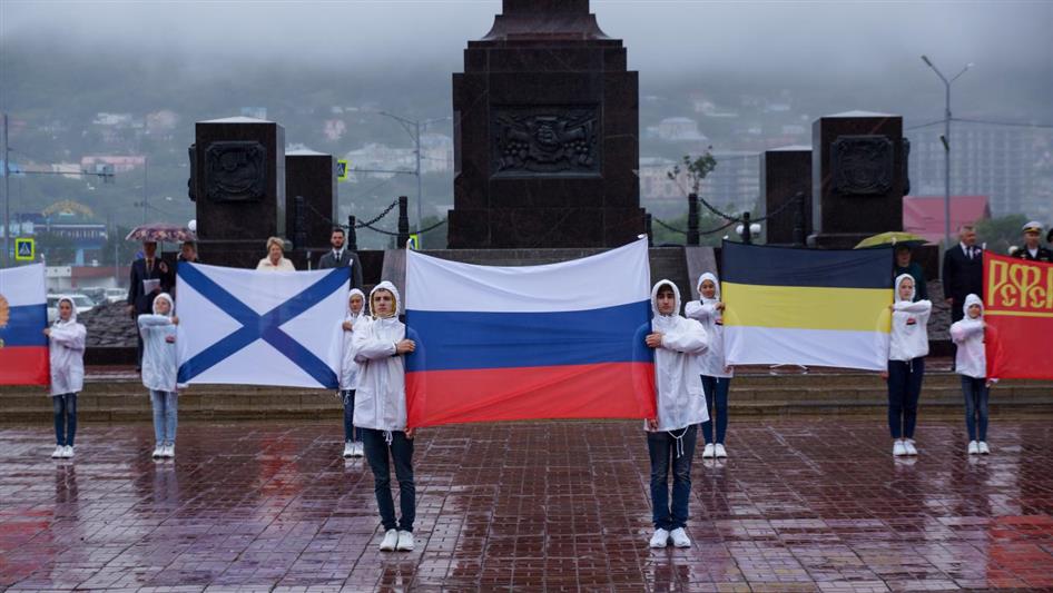 Сотрудники и военнослужащие Восточного округа Росгвардии провели тематические мероприятия, приуроченные ко  Дню Государственного флага России