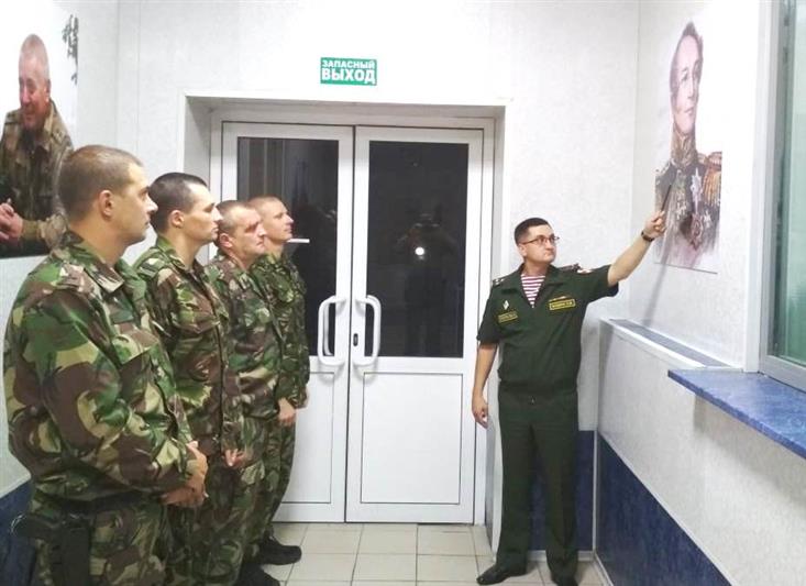 Бойцы волгоградского ОМОН присоединились к литературному марафону Росгвардии «Читаем записки графа Комаровского»
