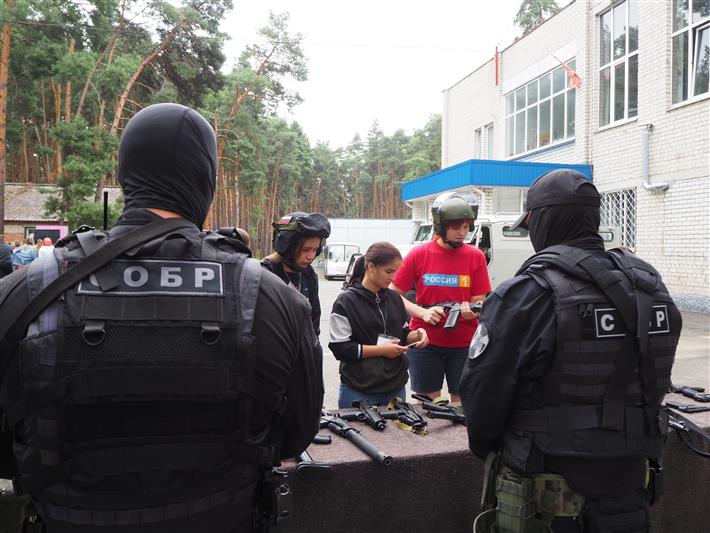 Акция «Каникулы с Росгвардией» продолжается в Белгородской и Орловской областях (видео)
