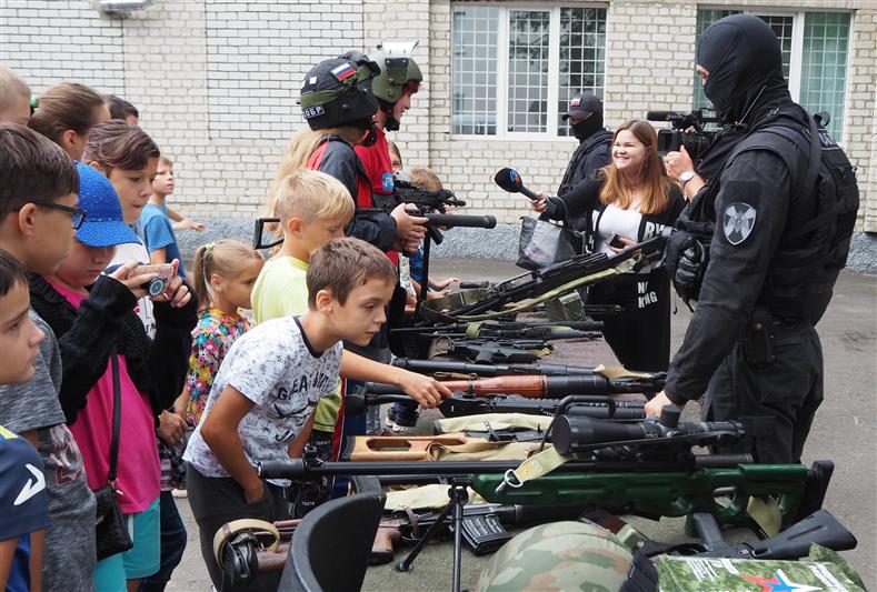 Акция «Каникулы с Росгвардией» продолжается в Белгородской и Орловской областях (видео)