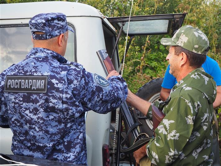 В период открытия сезона охоты в Белгородской области росгвардейцы провели профилактические рейды (фото, видео)