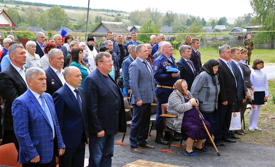 В Мордовии открыли памятник воину правопорядка, погибшему на Северном Кавказе (фото, видео)