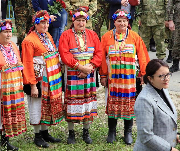 В Мордовии открыли памятник воину правопорядка, погибшему на Северном Кавказе (фото, видео)