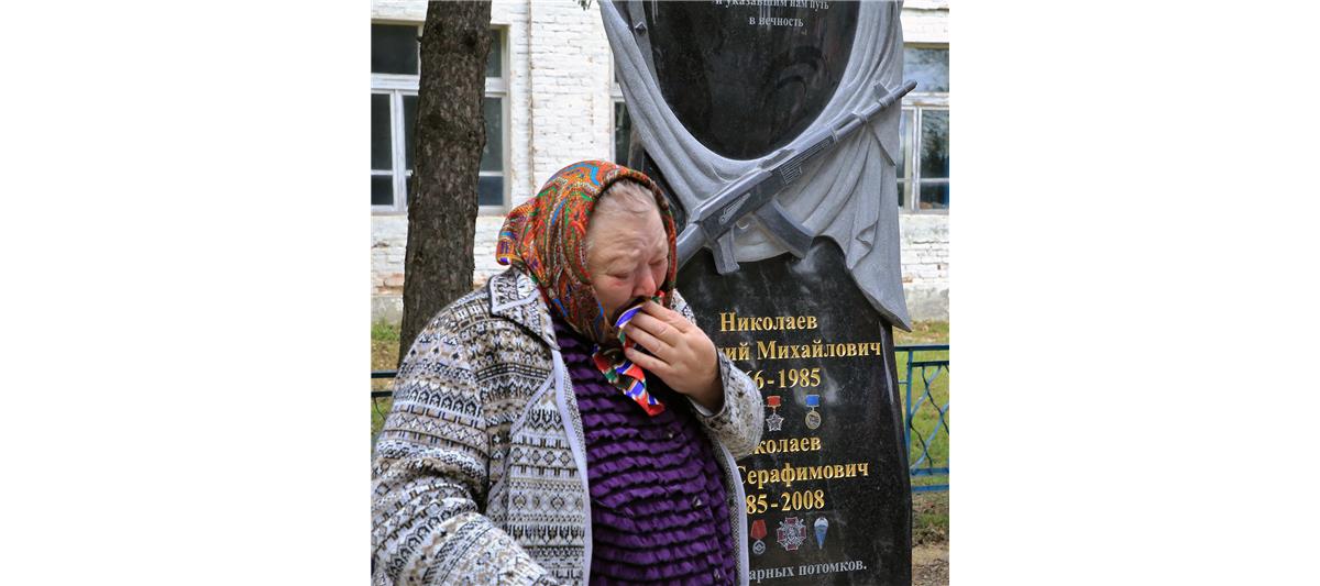 В Мордовии открыли памятник воину правопорядка, погибшему на Северном Кавказе (фото, видео)