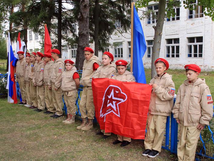В Мордовии открыли памятник воину правопорядка, погибшему на Северном Кавказе (фото, видео)
