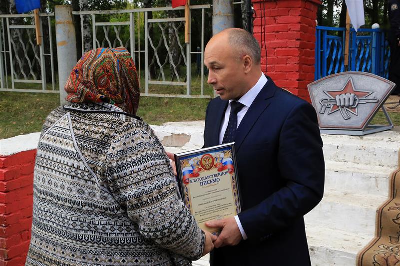В Мордовии открыли памятник воину правопорядка, погибшему на Северном Кавказе (фото, видео)