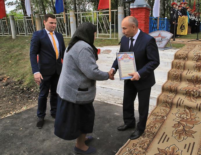 В Мордовии открыли памятник воину правопорядка, погибшему на Северном Кавказе (фото, видео)
