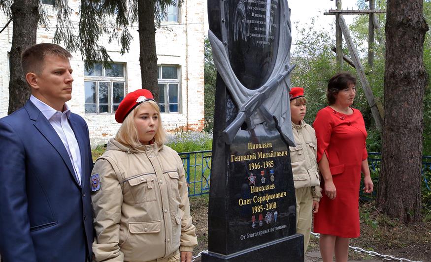 В Мордовии открыли памятник воину правопорядка, погибшему на Северном Кавказе (фото, видео)