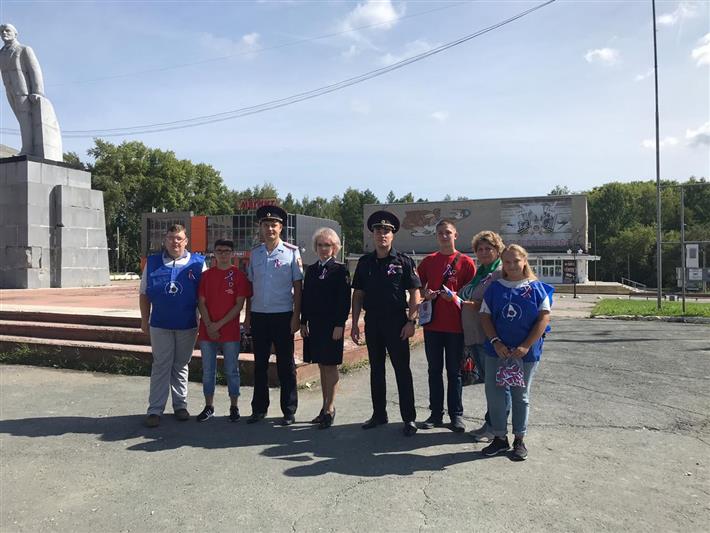 В Уральском округе Росгвардии прошли мероприятия, приуроченные ко Дню Государственного флага Российской Федерации
