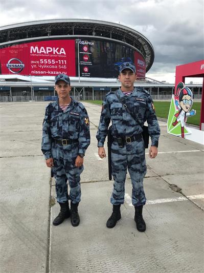 В Казани росгвардейцы нашли и вернули потерянный иностранцем кошелек с деньгами и билетами на самолёт 