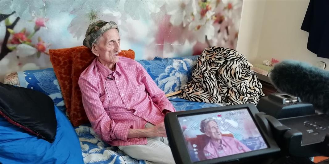 Росгвардейцы Кабардино-Балкарии навестили 103-летнего ветерана Великой Отечественной войны Хусея Аттаева