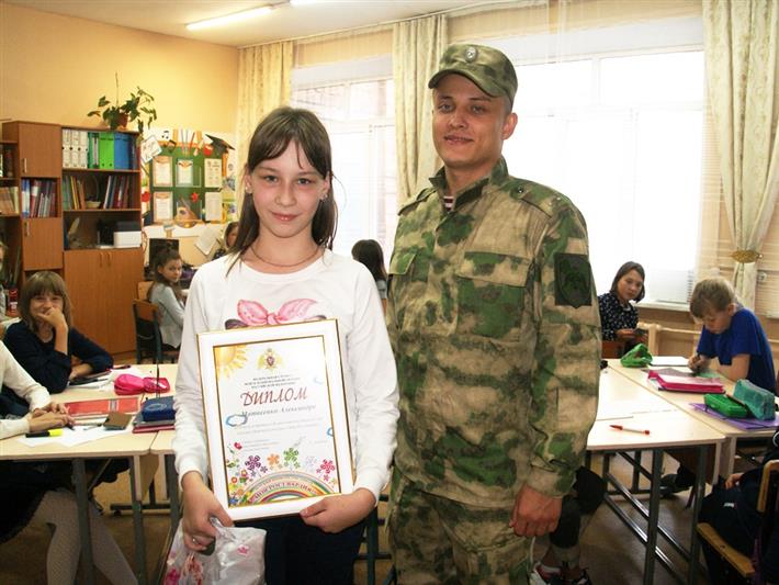 В Хакасии наградили призера всероссийского конкурса рисунков «Моя Росгвардия. Наследники Великой Победы»