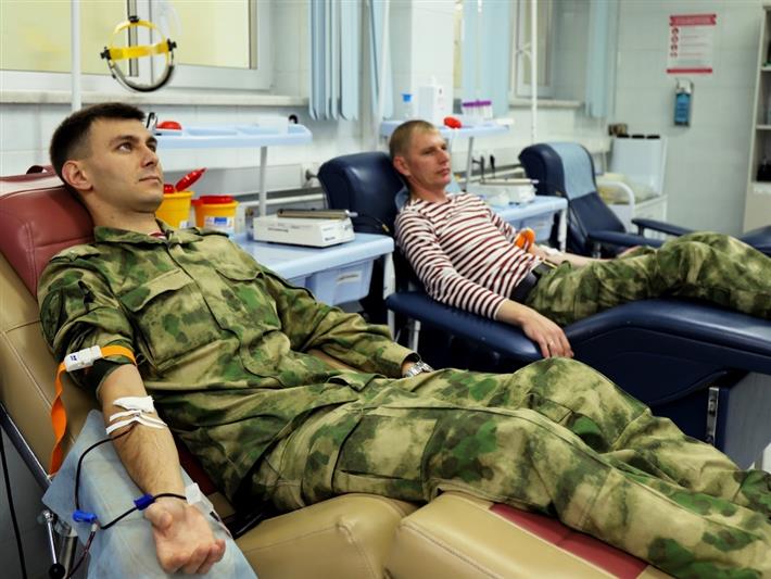 В Югре росгвардейцы приняли участие в безвозмездной сдаче донорской крови