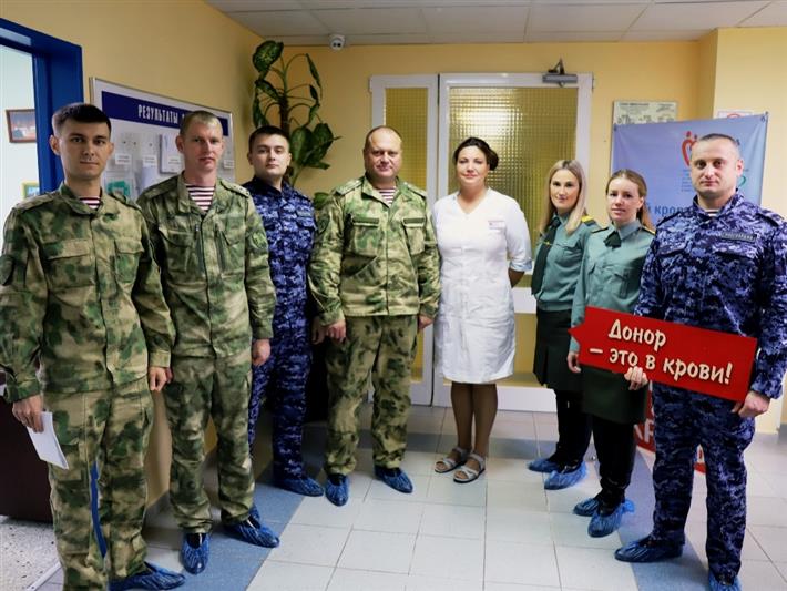 В Югре росгвардейцы приняли участие в безвозмездной сдаче донорской крови