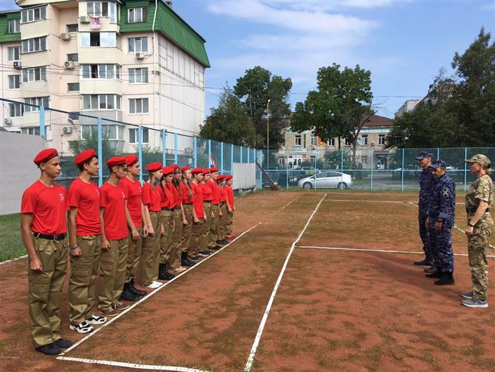 В Приморье сотрудники Росгвардии провели спортивно-военизированную эстафету  для юнармейцев